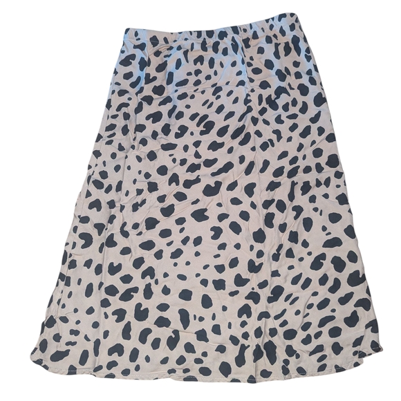 Les Amis Dresses & Skirts - 🛍️Elegant Black and White Leopard Print Midi Skirt